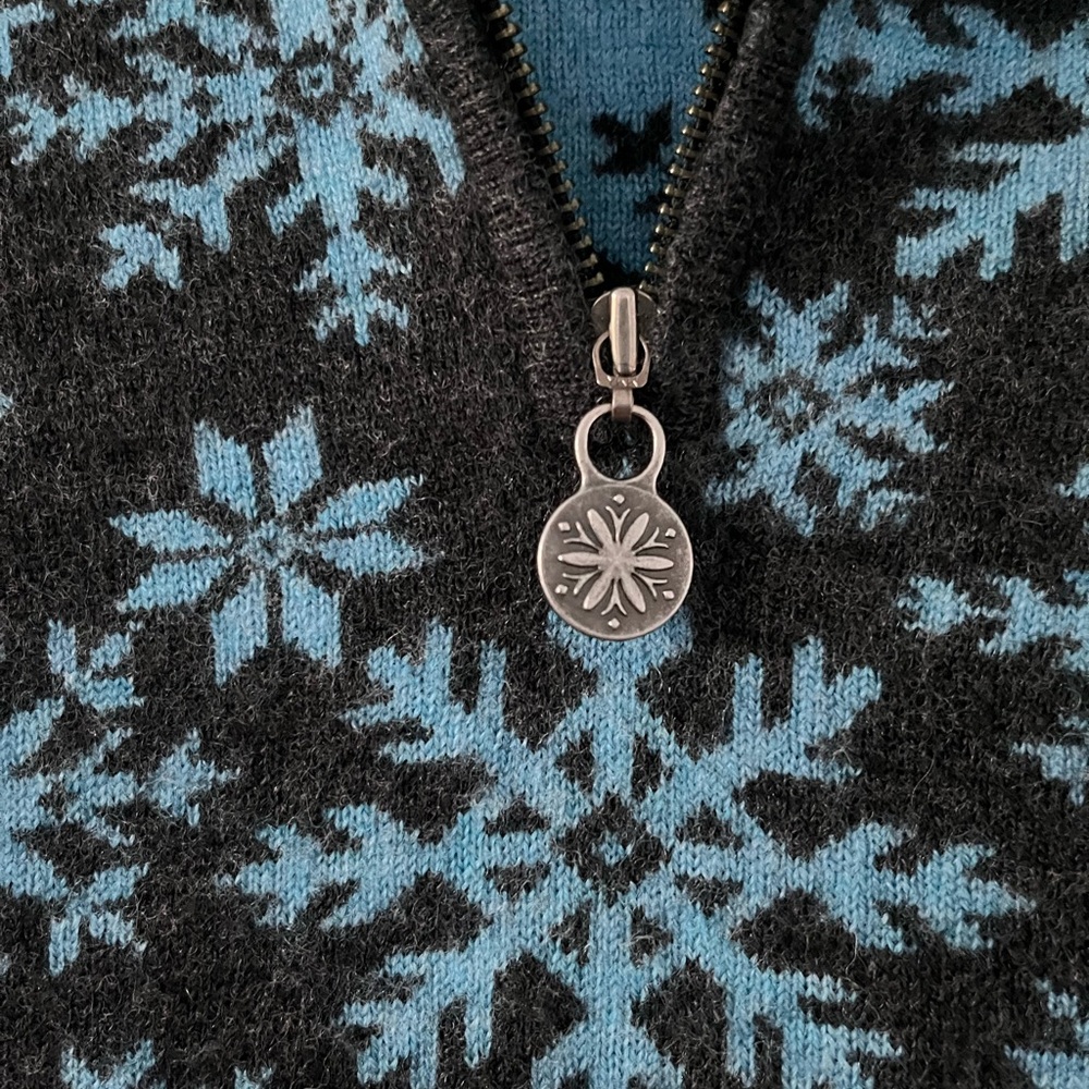 Neve Dark Charcoal Gray and Blue Snowflake 1/4 Zip Wool Sweater, Size M - Picture 3 of 14